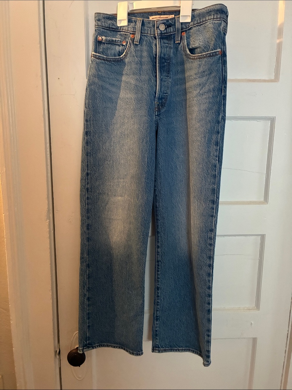 Levi's Medium Wash Ribcage Straight Leg Ankle Jeans - Picture 5 of 7